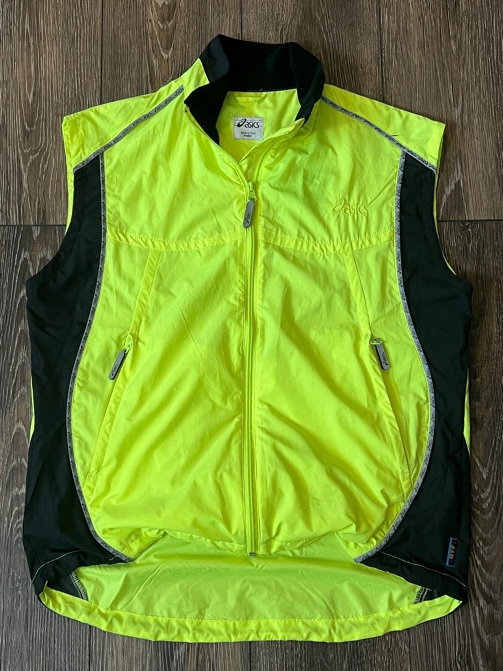 Asics HTF High-Visibility Yellow and Black Running Vest Adult Size Medium